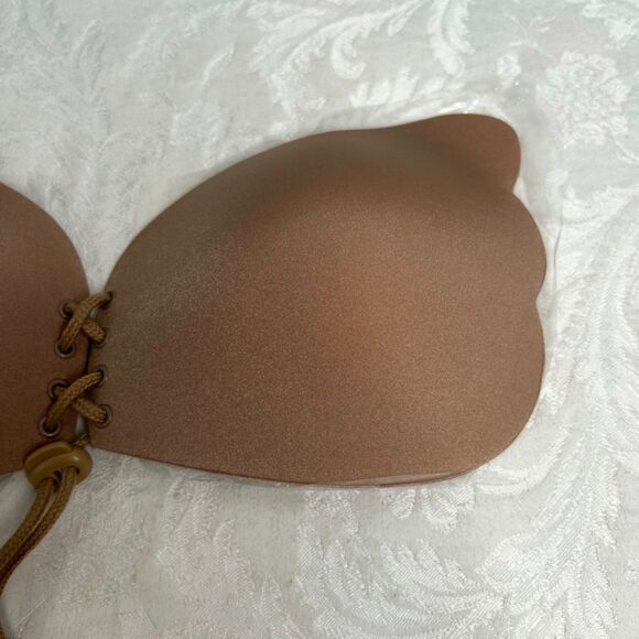 NEW Sticky Butterfly Bra with Center Tie Nude Color Size D - Picture 3 of 6